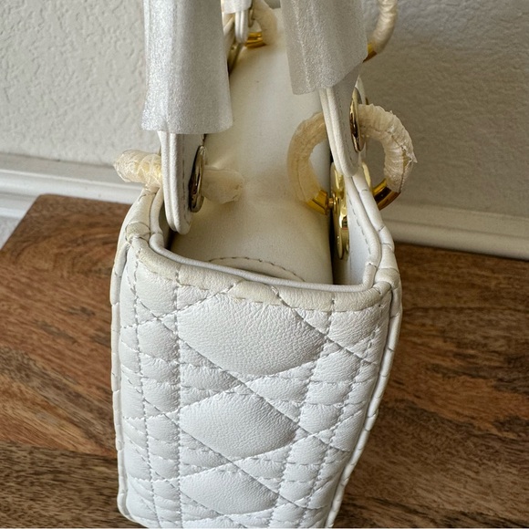 *READ PU | White Gold Quilted Small Lady Bag Crossbody Satchel S7 - Picture 10 of 16